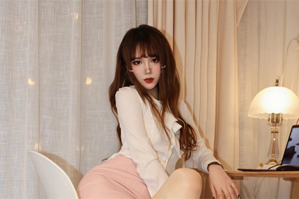 CB當紅亞裔主播自製情景性愛視訊輯黑絲制服Solo雙飛肛交野戰顏射吞精等1